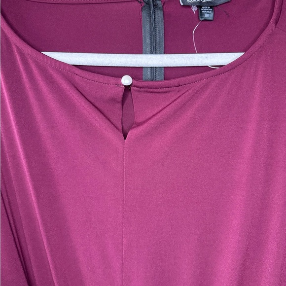 Size medium, maroon stretchy jumpsuit with pockets and belt - Picture 6 of 6